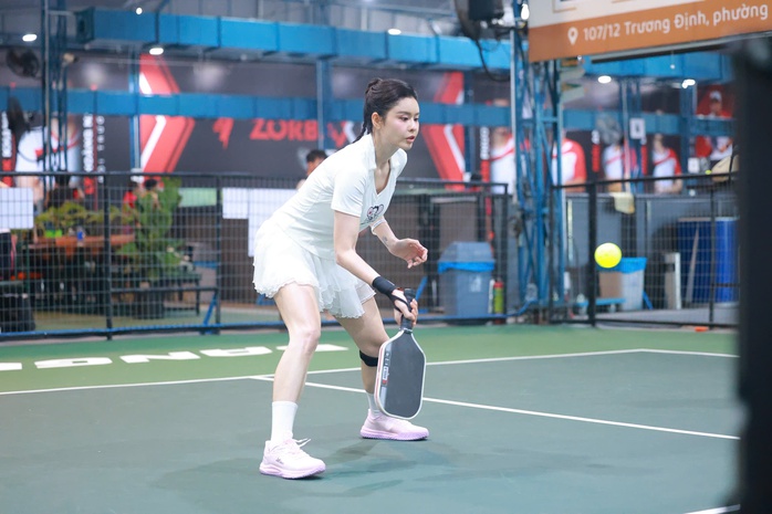 Diễn viên Trương Quỳnh Anh bị "ghiền" môn pickleball - Ảnh 6.