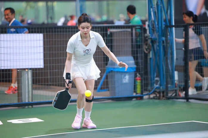Diễn viên Trương Quỳnh Anh bị "ghiền" môn pickleball - Ảnh 2.