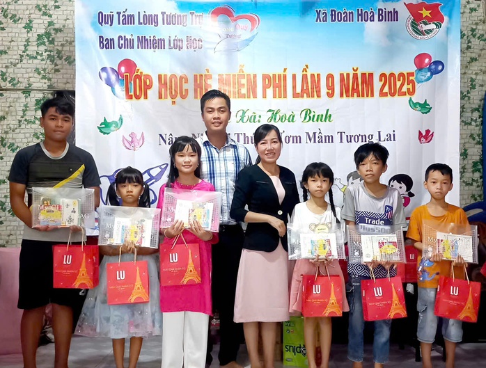 Tiếp sức học trò nghèo, nối dài yêu thương - Ảnh 2.