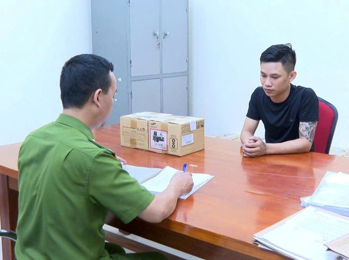 Bắt giữ 3 công nhân trộm cắp tài sản trị giá gần 3 , 7 tỉ đồng ở Hải Phòng - Ảnh 1. Bắt giữ 3 công nhân trộm cắp tài sản trị giá gần 3 , 7 tỉ đồng ở Hải Phòng - Ảnh 1.