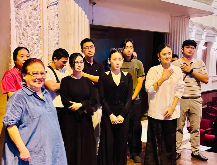Đạo diễn Minh Nguyệt khởi công vở kịch "Áo xưa dù nhàu", qui tụ nhiều nghệ sĩ nổi tiếng - Ảnh 4.