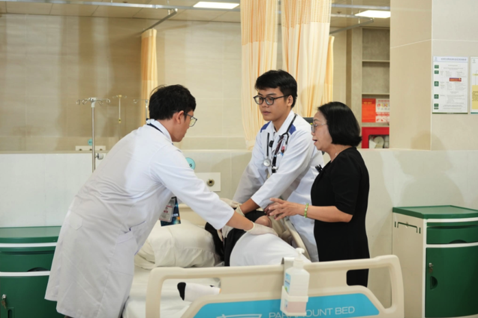 Bệnh viện ĐH Quốc tế Hồng Bàng được cấp phép hoạt động khám, chữa bệnh - Ảnh 2.