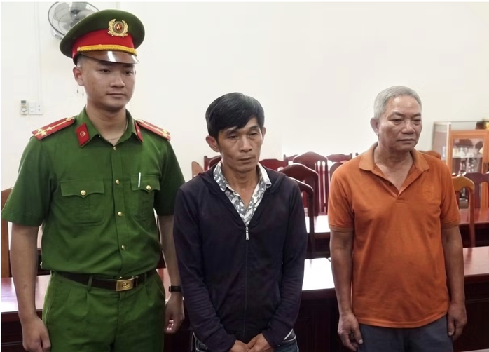 Khởi tố 2 đối tượng cầm đầu vụ thiếu tá công an hi sinh khi chống "cát tặc" ở Khánh Hòa - Ảnh 1.