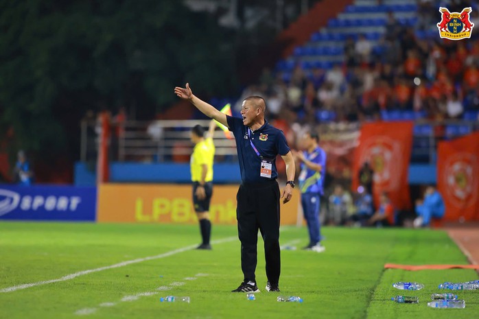 Ninh Bình FC bất ngờ chia tay trợ lý cũ của HLV Park Hang-seo - Ảnh 4.