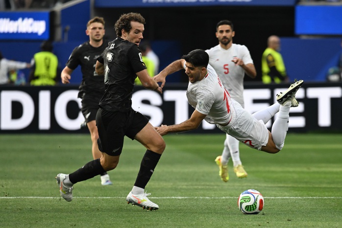 Vượt qua áp lực, tuyển Iran khởi đầu World Cup 2026 trên đất Mỹ khá suôn sẻ - Ảnh 3.