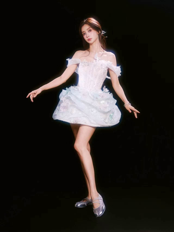 Mỹ nhân Angelababy đẹp vô thực với đầm Việt - Ảnh 4.