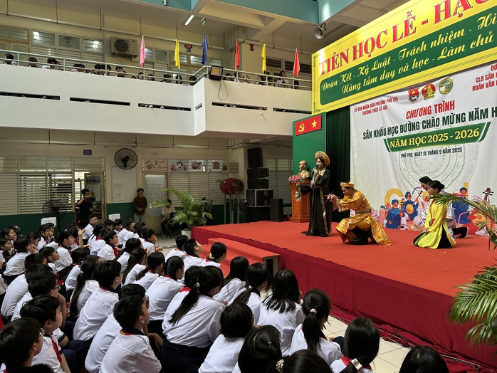 Tạo cơ chế thuận lợi cho s&acirc;n khấu truyền thống - Ảnh 1.