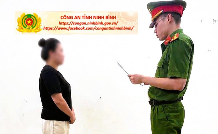 Khởi tố người phụ nữ tàng trữ 1 miếng sừng tê giác - Ảnh 1.