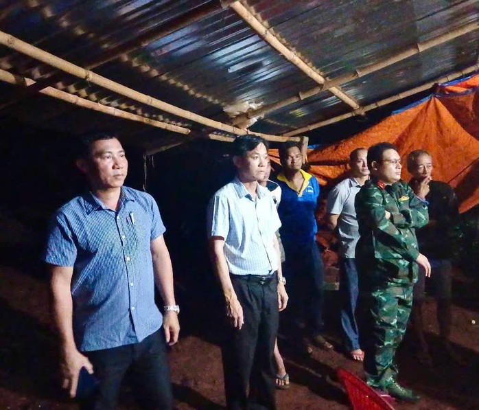 Giông lốc lầm bật gốc cây, đè chết 1 người ở Đồng Nai - Ảnh 2.