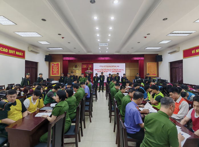 Khởi tố gần 190 bị can trong vụ lừa đảo kỳ nghỉ du lịch tại Hà Nội - Ảnh 1. Khởi tố gần 190 bị can trong vụ lừa đảo kỳ nghỉ du lịch tại Hà Nội - Ảnh 1.