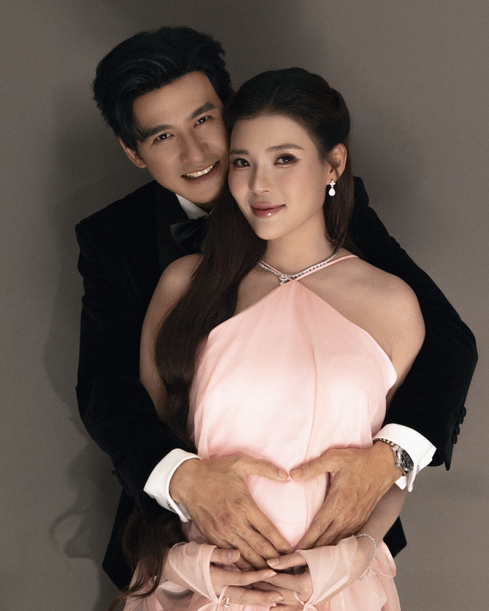 "Bà bầu" Thúy Diễm rạng rỡ trong ngày vui của Lương Thế Thành - Ảnh 4.
