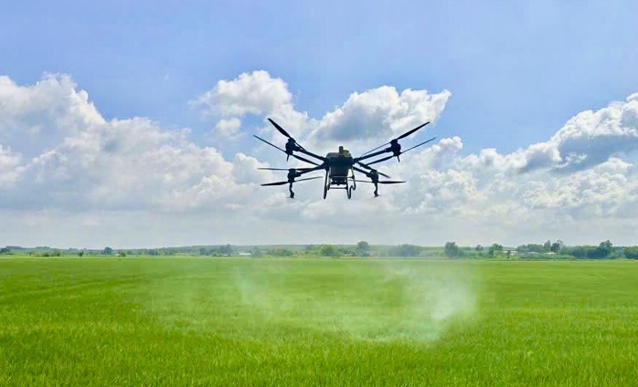Drone xuống đồng, nông dân nhàn hơn - Ảnh 3.