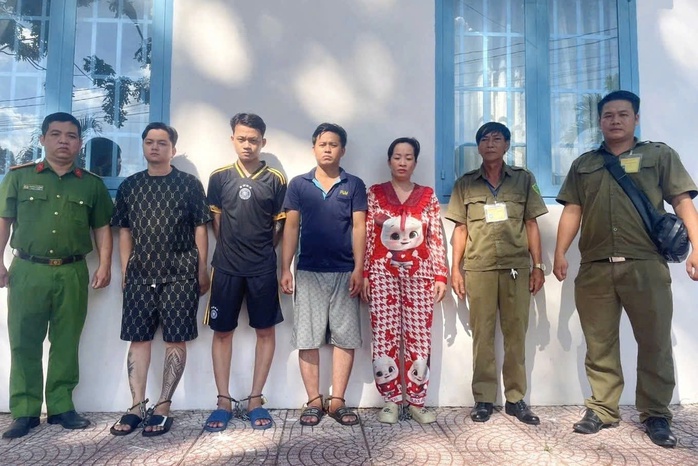 Tạm giữ 4 người cướp xe máy của phụ nữ tại TPHCM Do mâu thuẫn nợ 2026 - Ảnh 1. Tạm giữ 4 người cướp xe máy của phụ nữ tại TPHCM Do mâu thuẫn nợ 2026 - Ảnh 1.