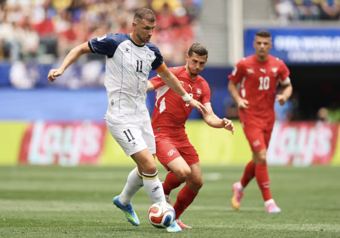 Thụy Sĩ thắng đậm Bosnia & Herzegovina, rộng cửa vào vòng knock-out World Cup - Ảnh 2.