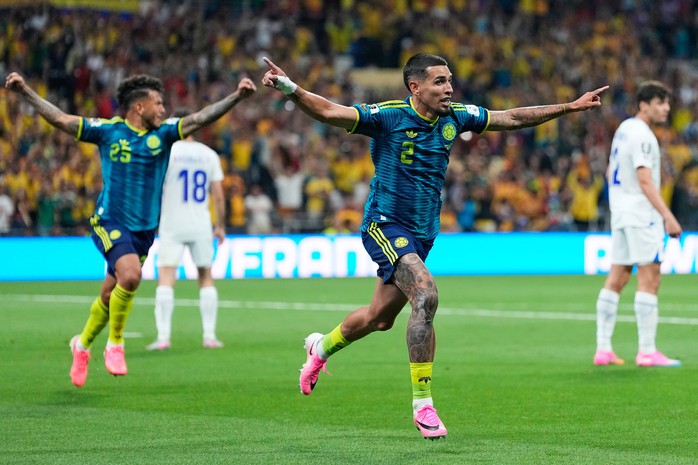 Uzbekistan có bàn lịch sử, nỗ lực bất thành trước Colombia ở World Cup - Ảnh 3.
