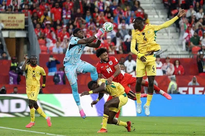 Bùng nổ phút bù giờ, Ghana thắng trận mở màn World Cup sau 16 năm - Ảnh 1.