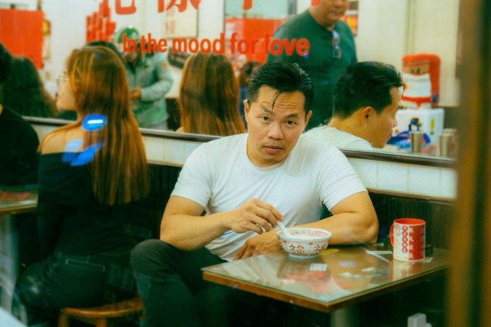 "Tân binh" Jake Lê kể trải nghiệm đối đầu với Hồng Ánh, Thanh Hằng  - Ảnh 3.