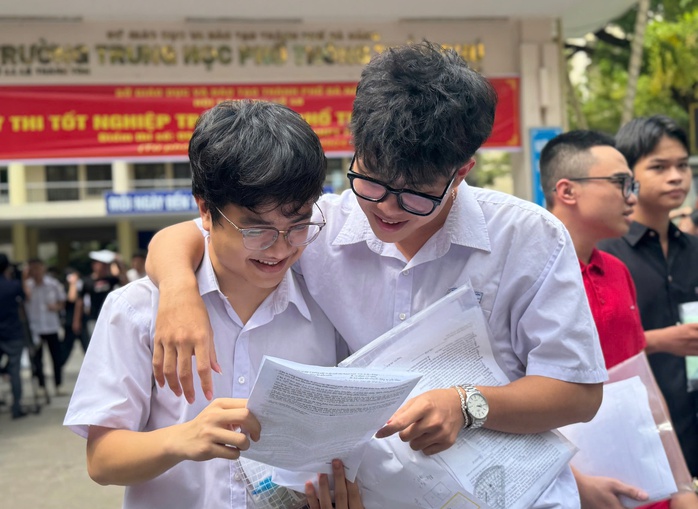 Bộ GD-ĐT c&ocirc;ng bố đ&aacute;p &aacute;n c&aacute;c m&ocirc;n thi tốt nghiệp THPT - Ảnh 1.