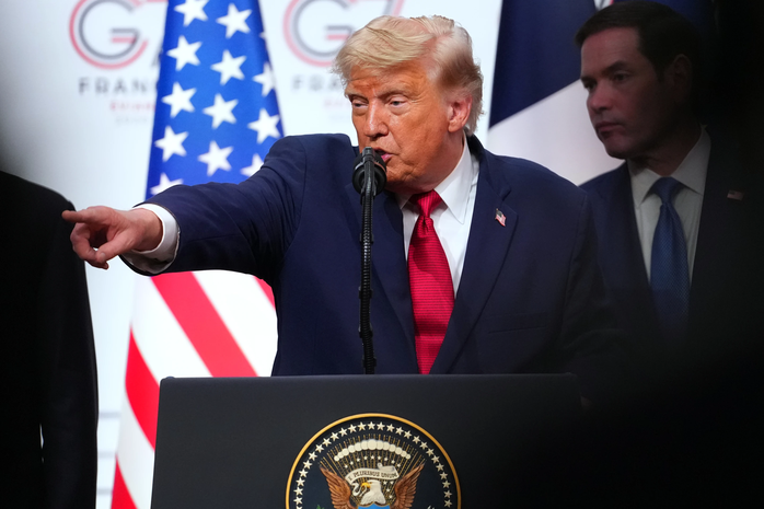 Tổng thống Trump nói Iran “kiệt quệ” - Ảnh 1.