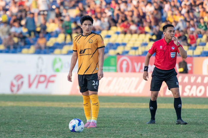 Hàng loạt trụ cột chia tay CLB Thanh Hóa sau khi trụ hạng V-League thành công - Ảnh 6.