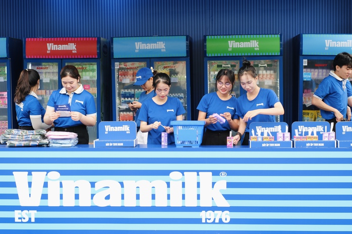 Vinamilk c&ugrave;ng trẻ em tận hưởng ng&agrave;y hội m&ugrave;a h&egrave; tại Ph&uacute; Mỹ Hưng - Ảnh 1.