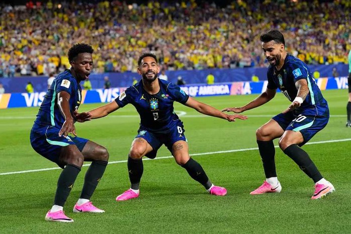 Neymar tái xuất giữa lúc Brazil thấp thỏm chờ tin Raphinha - Ảnh 1.