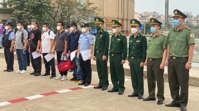 Bộ Công an cảnh báo thủ đoạn tổ chức xuất cảnh, di cư trái phép với chi phí tới 1,2 tỉ đồng/người - Ảnh 1.