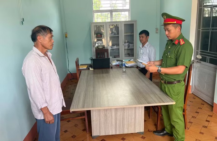 Khởi tố chủ trại heo xả hơn 240 tấn chất thải ra môi trường - Ảnh 2.