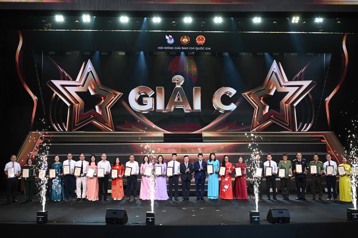 Báo Người Lao Động nhận giải C giải Báo chí Quốc gia lần thứ XX năm 2025 - Ảnh 2. Báo Người Lao Động nhận giải C giải Báo chí Quốc gia lần thứ XX năm 2025 - Ảnh 2.