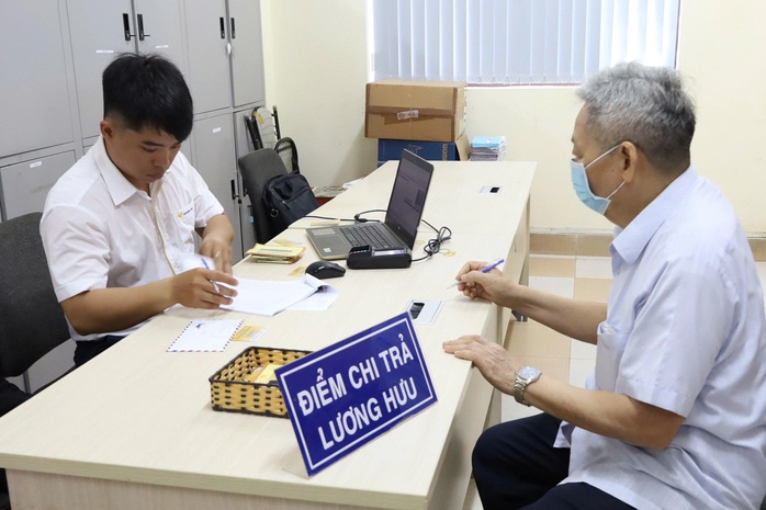 Lương hưu, trợ cấp hằng tháng từ ngày 1-7 - Ảnh 1. Lương hưu, trợ cấp hằng tháng từ ngày 1-7 - Ảnh 1.