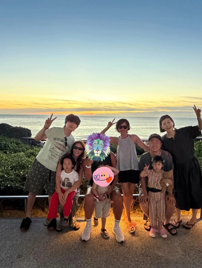 Minh tinh Son Ye-jin khoe hạnh phúc bên Hyun Bin và con trai - Ảnh 7.