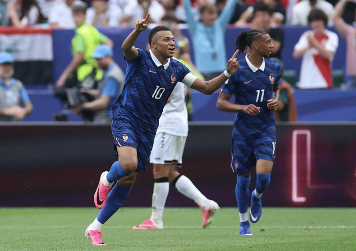 Mbappe lập cú đúp, Pháp tiễn tuyển Iraq về nước sớm - Ảnh 1.