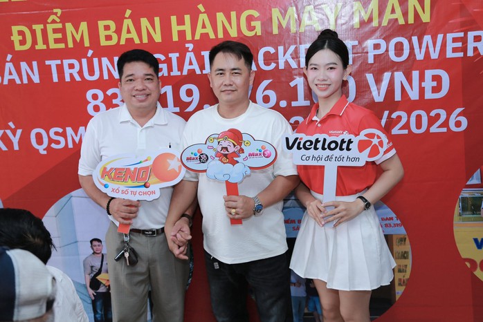 Người đàn ông trúng Vietlott hơn 83 tỉ đồng lại trúng xổ số miền Nam - Ảnh 1.