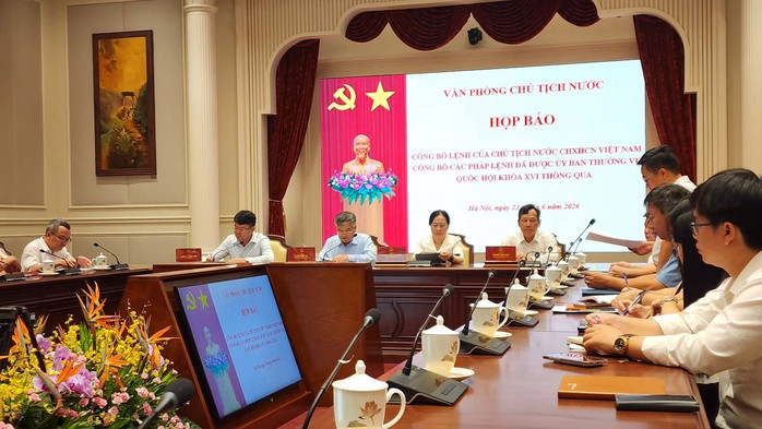 Công bố lệnh Chủ tịch nước về 2 Pháp lệnh thúc đẩy chuyển đổi số 2026 - Ảnh 2. Công bố lệnh Chủ tịch nước về 2 Pháp lệnh thúc đẩy chuyển đổi số 2026 - Ảnh 2.