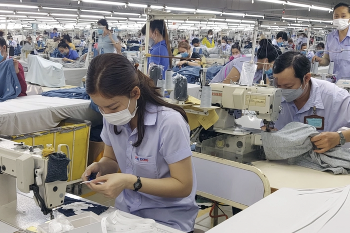 Công đoàn đề xuất 2 phương án tăng lương tối thiểu vùng từ ngày 1-7-2027 - Ảnh 1.