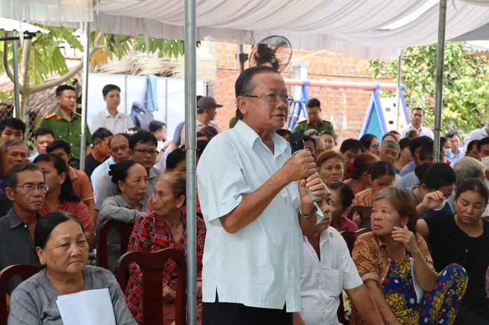 Bí thư Tỉnh uỷ Vĩnh Long đối thoại với người dân về việc cấp phép khai thác 2 mỏ cát - Ảnh 3. Bí thư Tỉnh uỷ Vĩnh Long đối thoại với người dân về việc cấp phép khai thác 2 mỏ cát - Ảnh 3.
