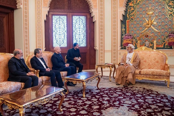 Oman v&agrave; Iran nhất tr&iacute; th&agrave;nh lập Ủy ban Eo biển Hormuz - Ảnh 1.
