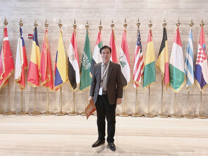 Đạo diễn NSND Giang Mạnh H&agrave;: "Muốn s&acirc;n khấu ph&aacute;t triển phải bắt đầu từ t&aacute;c giả" - Ảnh 5.