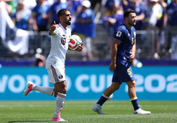 Bosnia & Herzegovina nhen nh&oacute;m hy vọng đi tiếp sau chiến thắng trước Qatar - Ảnh 1.