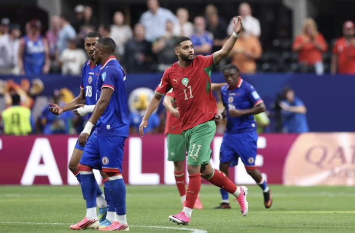 Morocco ngược d&ograve;ng đ&aacute;nh bại Haiti trong trận cầu 6 b&agrave;n thắng - Ảnh 5.