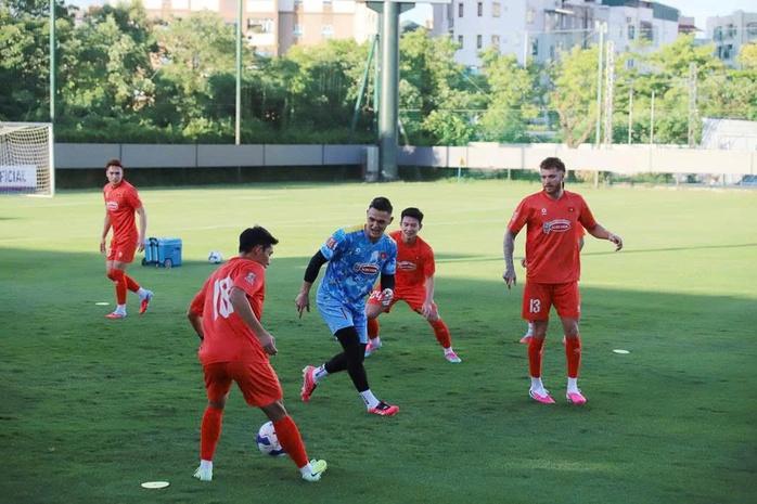 Patrik L&ecirc; Giang vắng mặt, T&agrave;i Lộc hạnh ph&uacute;c ng&agrave;y đầu l&ecirc;n tuyển Việt Nam - Ảnh 1.