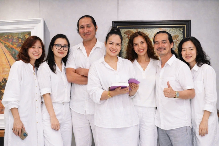 Khoảng trời ri&ecirc;ng của 7 họa sĩ  - Ảnh 12.