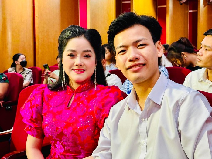 Cải lương trước ng&atilde; rẽ mới: Đổi mới để giữ hồn cốt - Ảnh 2.