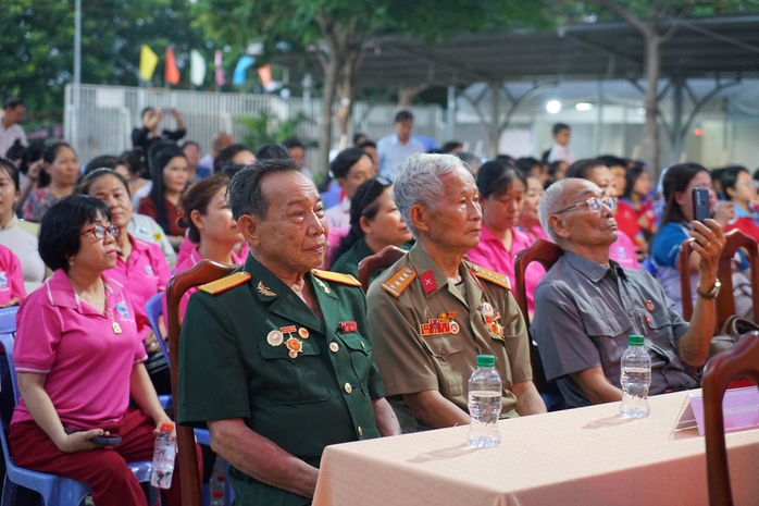 Kể chuyện lịch sử bằng nh&acirc;n chứng sống - Ảnh 4.