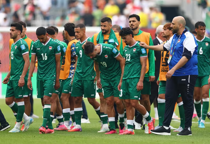Senegal thắng đậm Iraq, hồi hộp chờ v&eacute; vớt v&agrave;o v&ograve;ng 1/16 - Ảnh 6.
