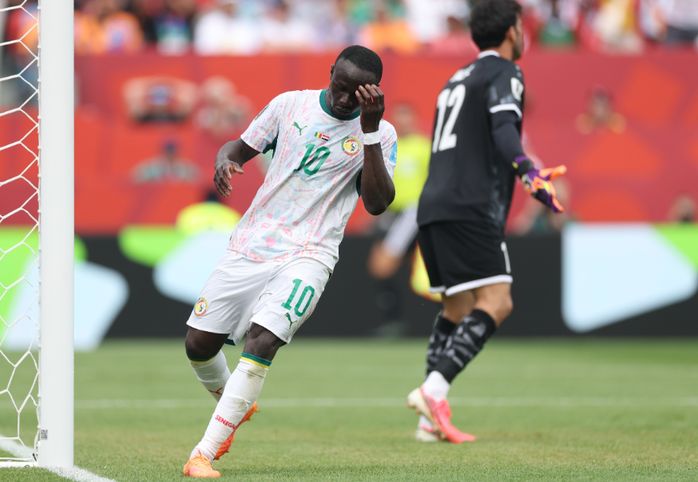 Senegal thắng đậm Iraq, hồi hộp chờ v&eacute; vớt v&agrave;o v&ograve;ng 1/16 - Ảnh 3.