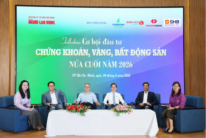 Kiên nhẫn với vàng, chứng khoán nửa cuối năm - Ảnh 1.