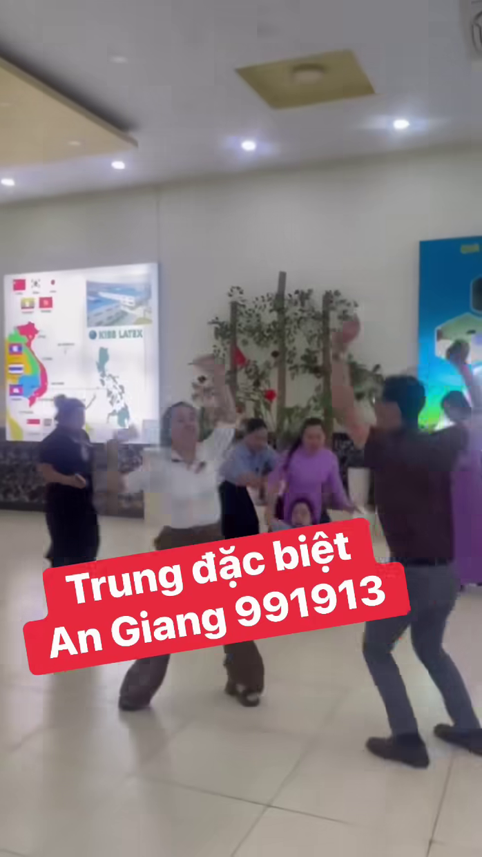 Đoạn clip tr&uacute;ng giải độc đắc xổ số miền Nam đang g&acirc;y &ldquo;b&atilde;o&rdquo; mạng x&atilde; hội - Ảnh 2.