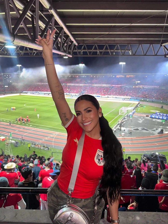 CĐV quyến rũ nhất Panama dự đo&aacute;n đội nh&agrave; thắng Anh 3-1 - Ảnh 1.