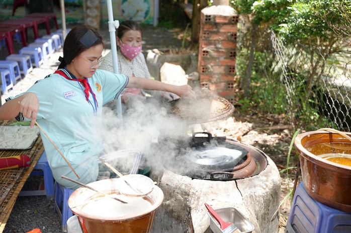 100 học sinh trải nghiệm nghề truyền thống v&agrave; n&ocirc;ng nghiệp c&ocirc;ng nghệ cao - Ảnh 4.